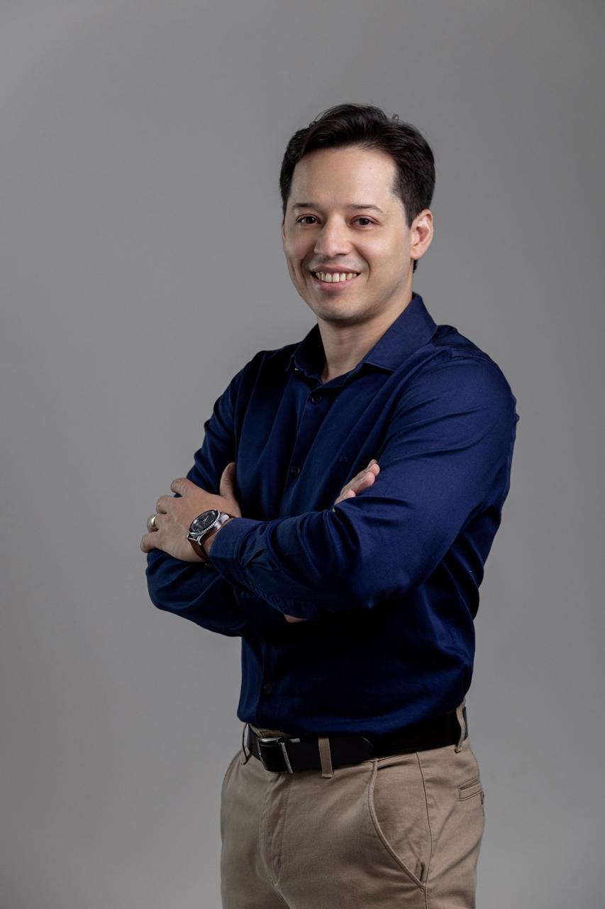 Dr. Thiago Luciano